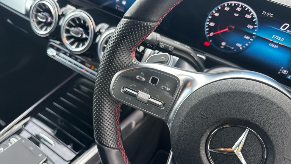Mercedes-Benz GLB 200 AMG Line Premium 5dr 7G-Tronic Petrol Estate - Image 30