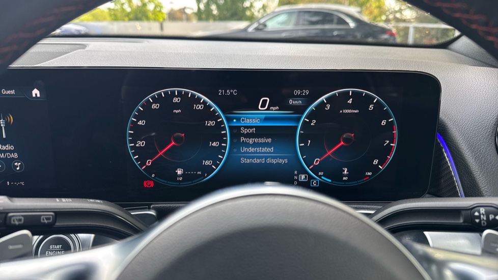 Mercedes-Benz GLB 200 AMG Line Premium 5dr 7G-Tronic Petrol Estate - Image 37