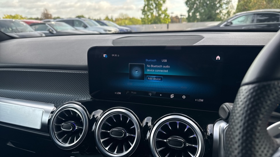Mercedes-Benz GLB 200 AMG Line Premium 5dr 7G-Tronic Petrol Estate - Image 44