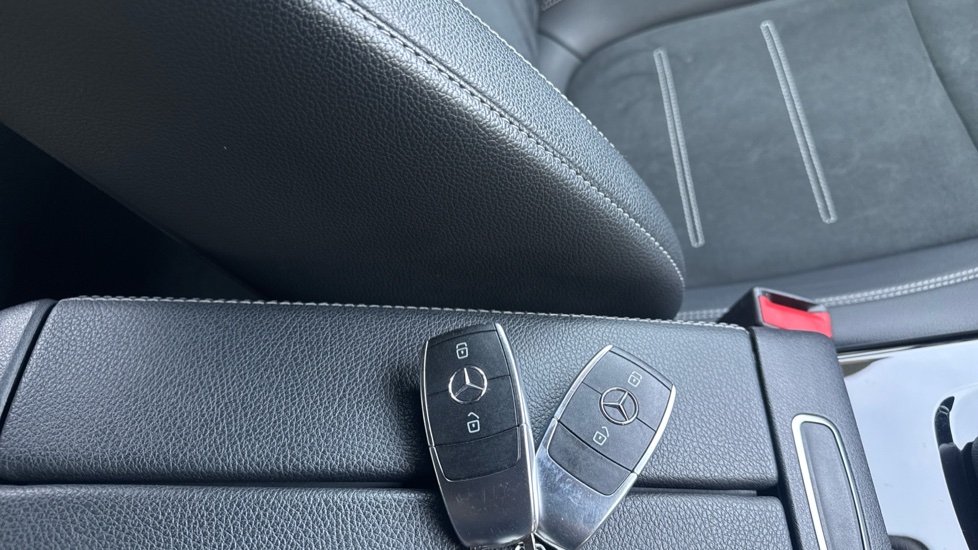 Mercedes-Benz A-Class A180 AMG Line Executive Edition 5dr Auto Petrol Hatchback - Image 20