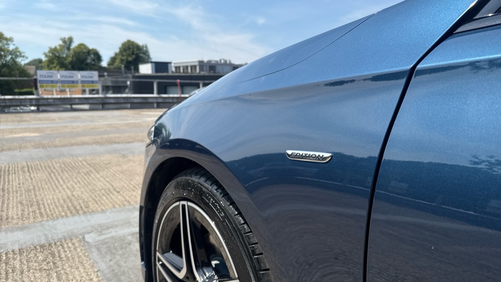 Mercedes-Benz A-Class A180 AMG Line Executive Edition 5dr Auto Petrol Hatchback - Image 21