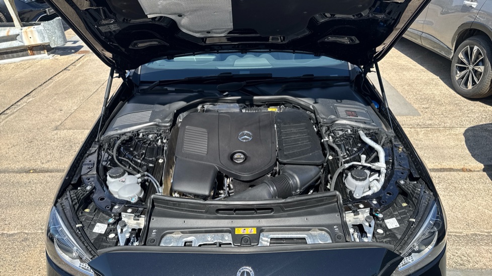 Mercedes-Benz C-Class C200 AMG Line Premium 4dr 9G-Tronic Petrol Saloon - Image 8