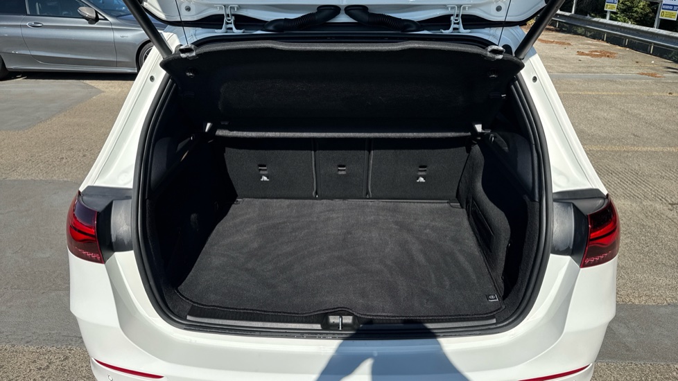 Mercedes-Benz B-Class B200d AMG Line Premium Plus 5dr Auto Diesel Hatchback - Image 4