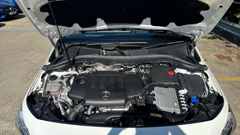 Mercedes-Benz B-Class B200d AMG Line Premium Plus 5dr Auto Diesel Hatchback - Image 8