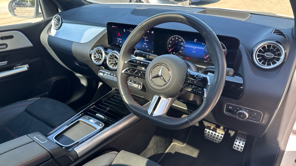 Mercedes-Benz B-Class B200d AMG Line Premium Plus 5dr Auto Diesel Hatchback - Image 11