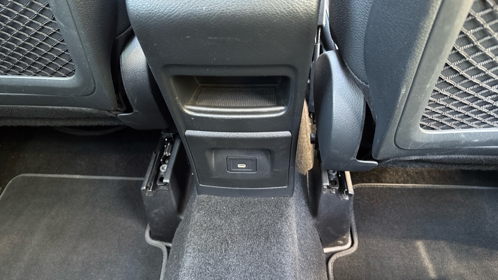 Mercedes-Benz B-Class B200d AMG Line Premium Plus 5dr Auto Diesel Hatchback - Image 29