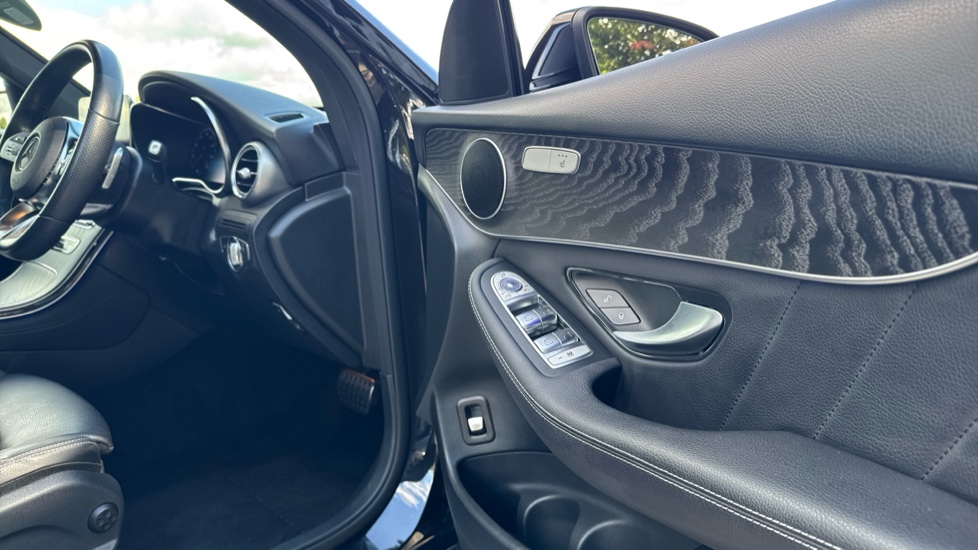 Mercedes-Benz GLC 300 4Matic AMG Line Premium 5dr 9G-Tronic Petrol Estate - Image 25