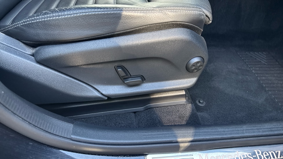Mercedes-Benz GLC 300 4Matic AMG Line Premium 5dr 9G-Tronic Petrol Estate - Image 26