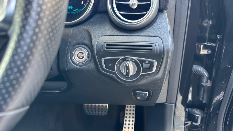 Mercedes-Benz GLC 300 4Matic AMG Line Premium 5dr 9G-Tronic Petrol Estate - Image 27