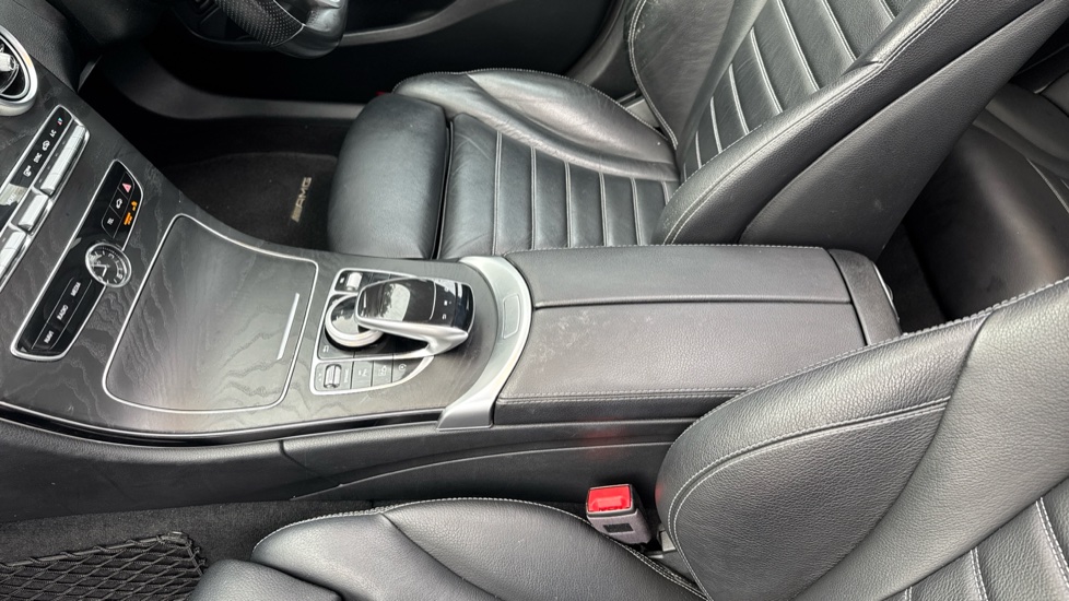 Mercedes-Benz C-Class C200 AMG Line Premium Plus 4dr 9G-Tronic Petrol Saloon - Image 13