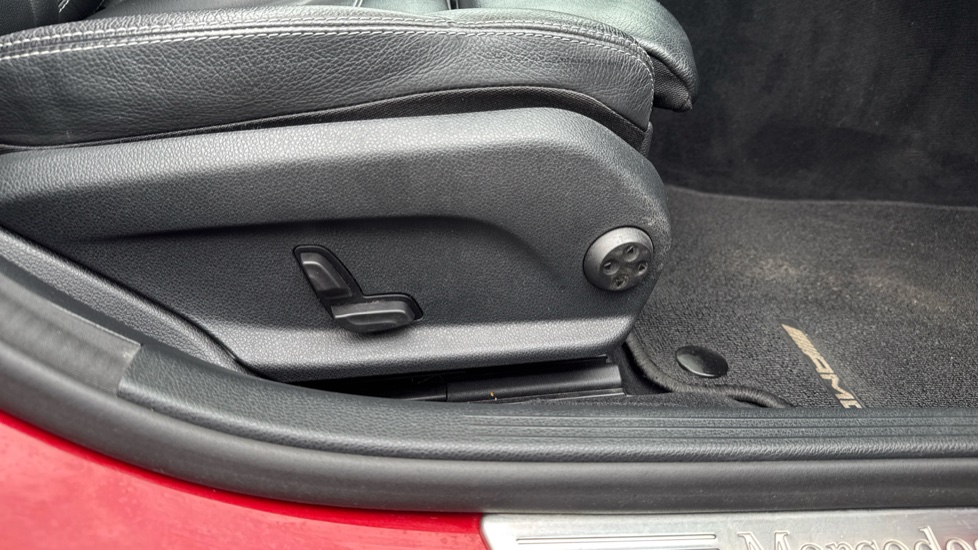 Mercedes-Benz C-Class C200 AMG Line Premium Plus 4dr 9G-Tronic Petrol Saloon - Image 24
