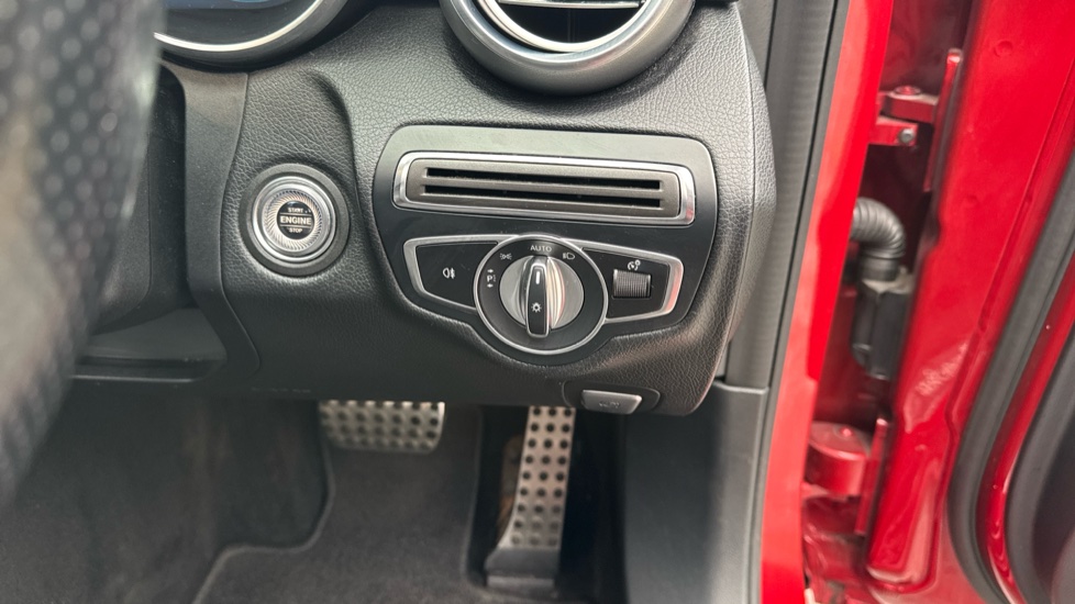 Mercedes-Benz C-Class C200 AMG Line Premium Plus 4dr 9G-Tronic Petrol Saloon - Image 25