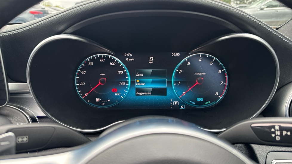 Mercedes-Benz C-Class C200 AMG Line Premium Plus 4dr 9G-Tronic Petrol Saloon - Image 36