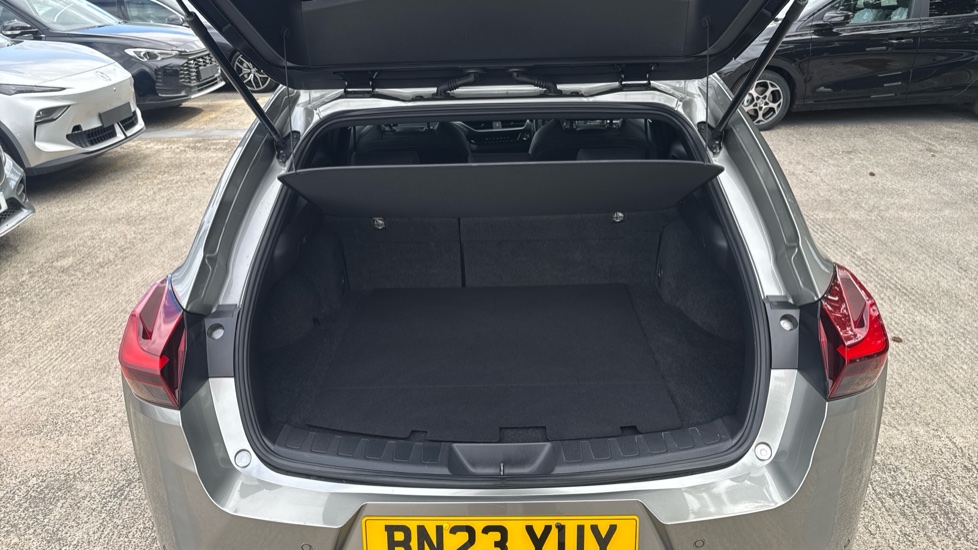 Lexus UX 250h 2.0 F-Sport Design 5dr CVT Hybrid Hatchback - Image 4