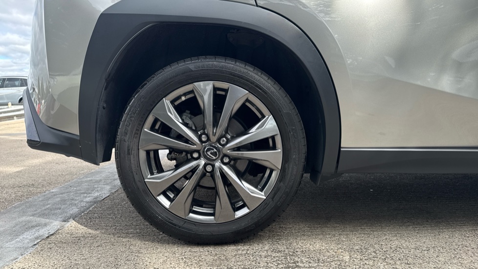 Lexus UX 250h 2.0 F-Sport Design 5dr CVT Hybrid Hatchback - Image 7