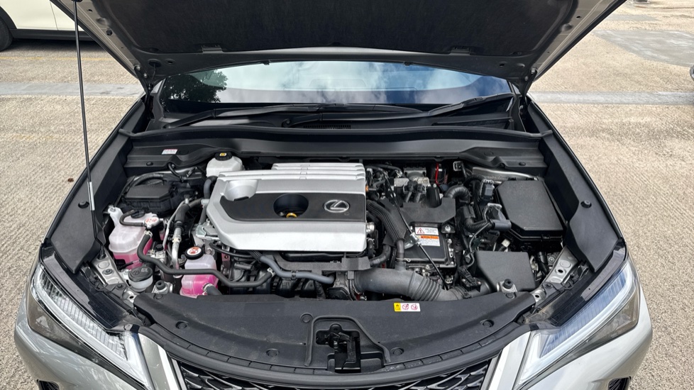 Lexus UX 250h 2.0 F-Sport Design 5dr CVT Hybrid Hatchback - Image 8