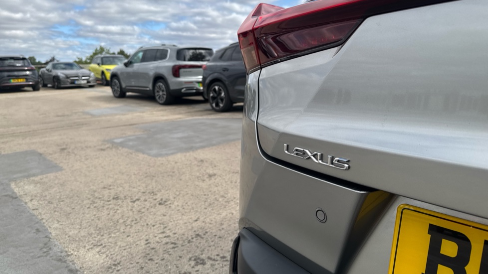 Lexus UX 250h 2.0 F-Sport Design 5dr CVT Hybrid Hatchback - Image 21