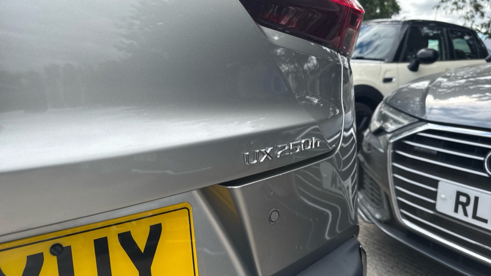 Lexus UX 250h 2.0 F-Sport Design 5dr CVT Hybrid Hatchback - Image 22