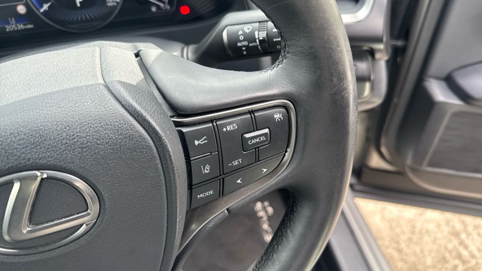 Lexus UX 250h 2.0 F-Sport Design 5dr CVT Hybrid Hatchback - Image 25