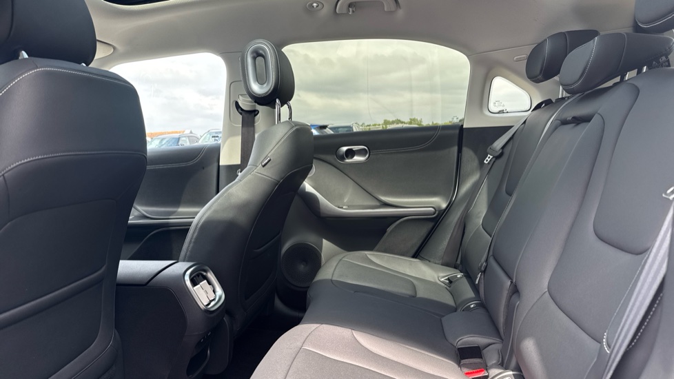 smart Hashtag 1 200kW Pro + 66kWh 5dr Auto Electric Hatchback - Image 16