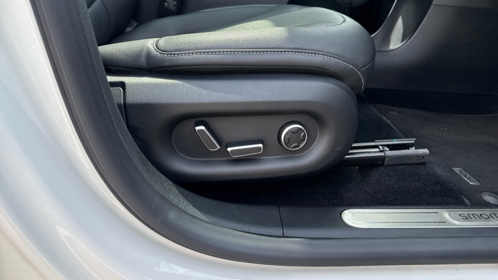smart Hashtag 1 200kW Pro + 66kWh 5dr Auto Electric Hatchback - Image 26