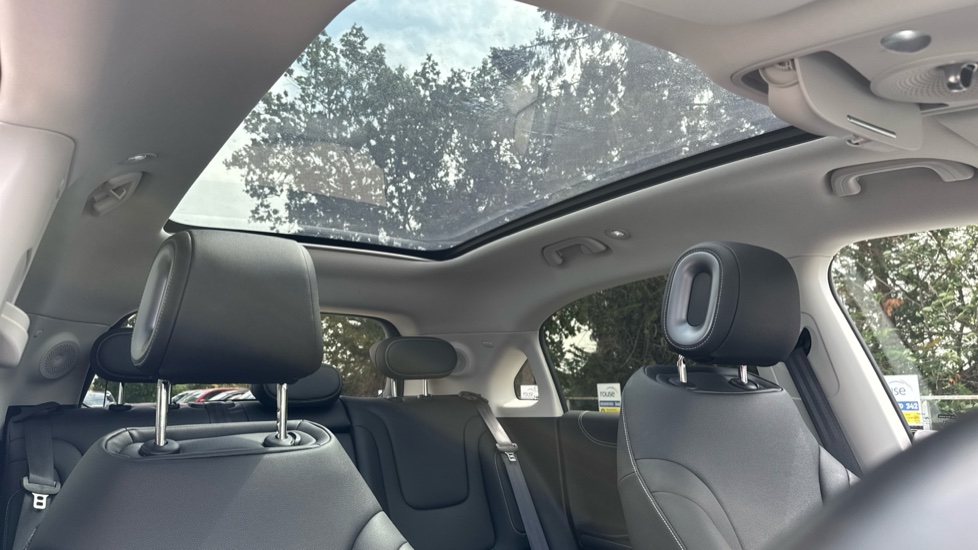 smart Hashtag 1 200kW Pro + 66kWh 5dr Auto Electric Hatchback - Image 32