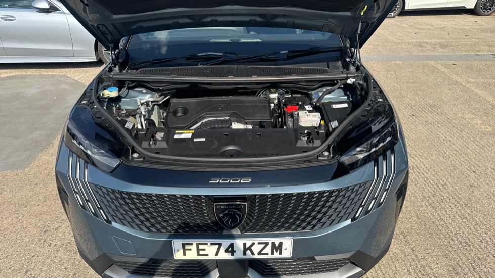 Peugeot 3008 1.2 Hybrid 136 GT 5dr e-DSC6 Petrol Estate - Image 8