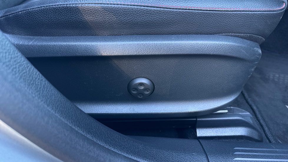 Mercedes-Benz A-Class A200 AMG Line Premium Plus 5dr Auto Petrol Hatchback - Image 24