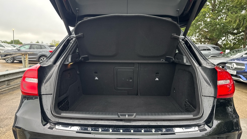 Mercedes-Benz GLA 250 4Matic AMG Line 5dr Auto [Premium] Petrol Hatchback - Image 4