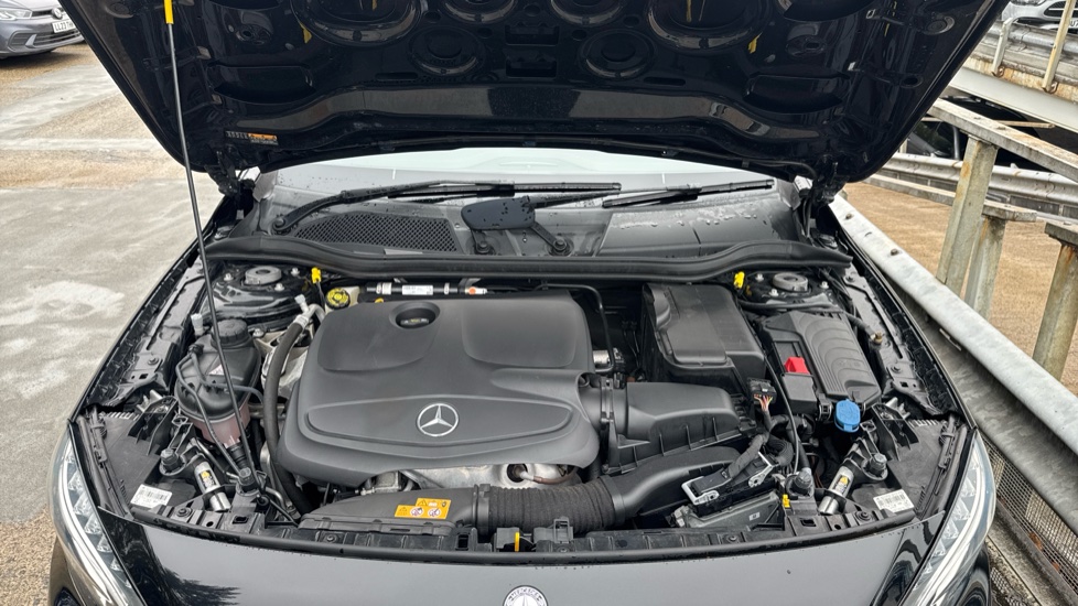Mercedes-Benz GLA 250 4Matic AMG Line 5dr Auto [Premium] Petrol Hatchback - Image 8