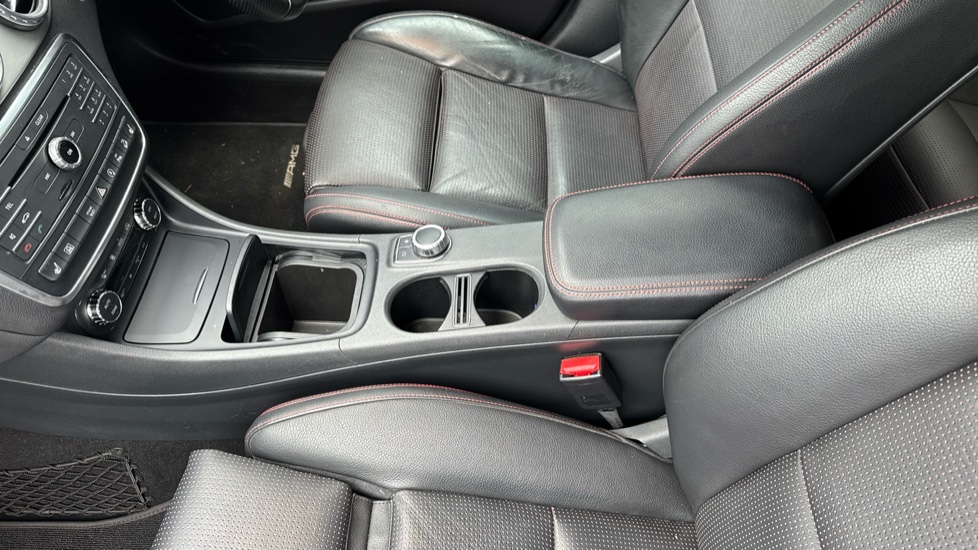 Mercedes-Benz GLA 250 4Matic AMG Line 5dr Auto [Premium] Petrol Hatchback - Image 13