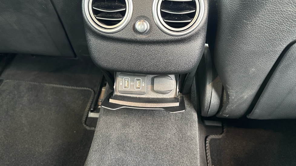 Mercedes-Benz C-Class C300 AMG Line Edition 4dr 9G-Tronic Petrol Saloon - Image 29