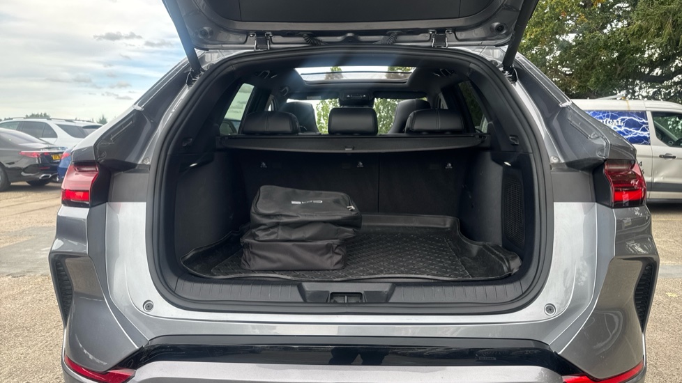 BYD Seal U 1.5 DM-i Comfort 5dr Auto Estate - Image 4