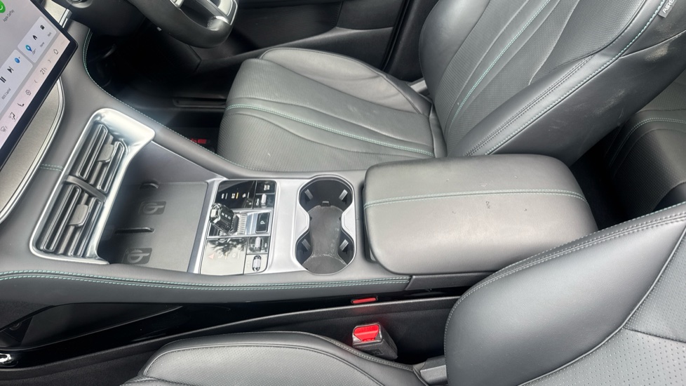 BYD Seal U 1.5 DM-i Comfort 5dr Auto Estate - Image 13