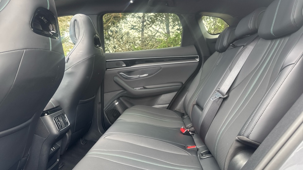 BYD Seal U 1.5 DM-i Comfort 5dr Auto Estate - Image 16