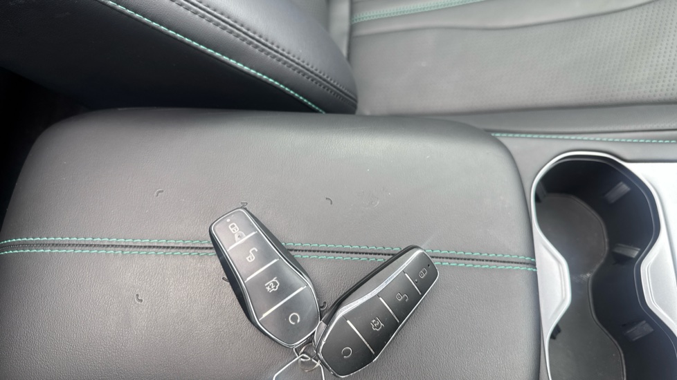 BYD Seal U 1.5 DM-i Comfort 5dr Auto Estate - Image 19