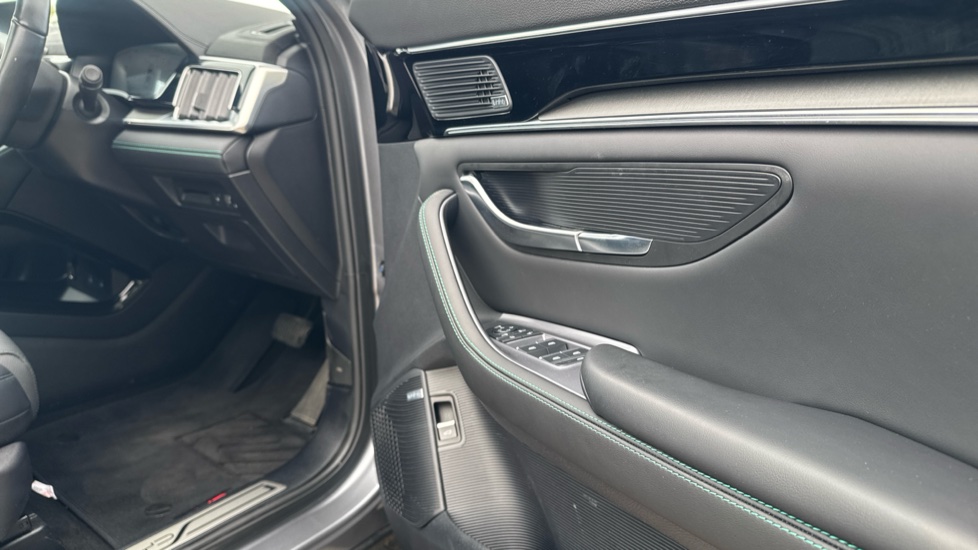 BYD Seal U 1.5 DM-i Comfort 5dr Auto Estate - Image 24