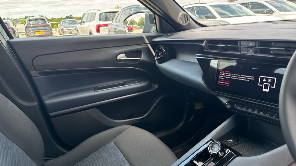 Alfa Romeo Junior 1.2 Turbo Ibrida 5dr Auto Petrol Hatchback - Image 14