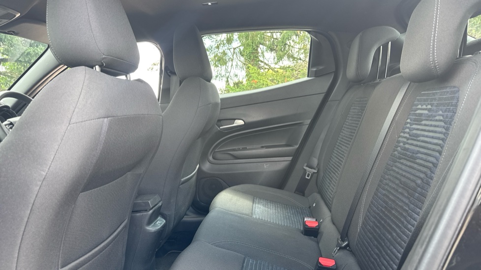 Alfa Romeo Junior 1.2 Turbo Ibrida 5dr Auto Petrol Hatchback - Image 16