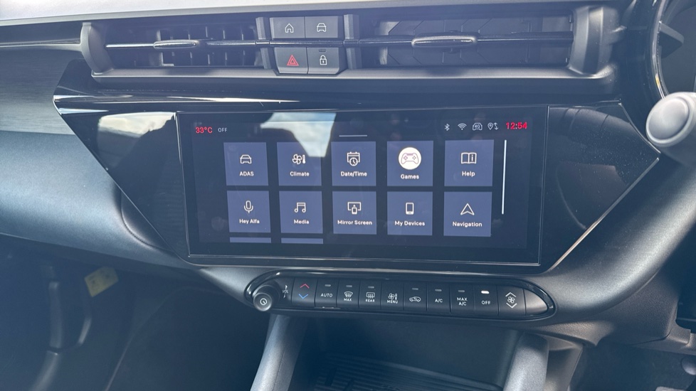 Alfa Romeo Junior 1.2 Turbo Ibrida 5dr Auto Petrol Hatchback - Image 26