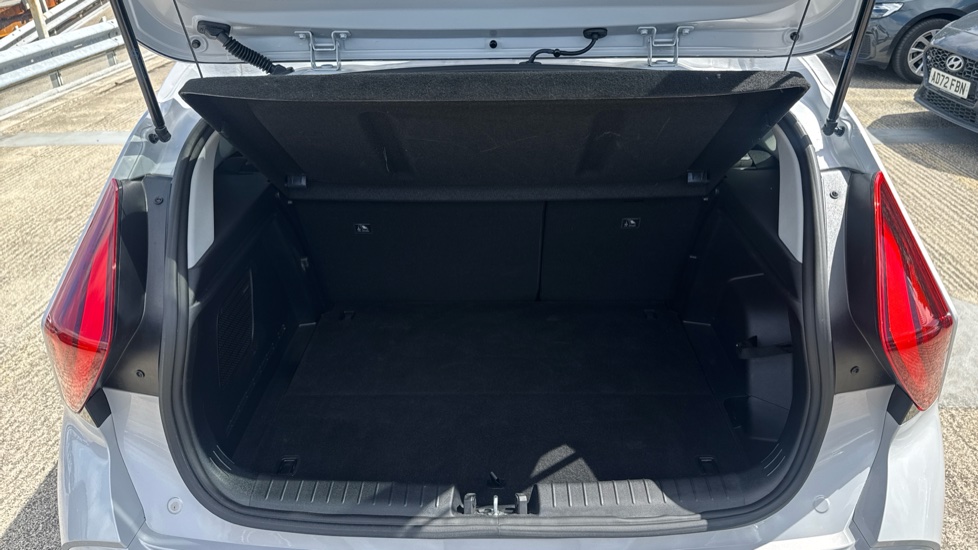 Hyundai BAYON 1.0 TGDi Ultimate 5dr DCT Petrol Hatchback - Image 4