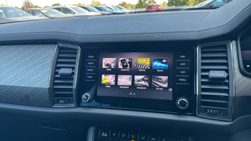 Skoda Kodiaq 1.5 TSI SE L Executive 5dr DSG [7 Seat] Petrol Estate - Image 12