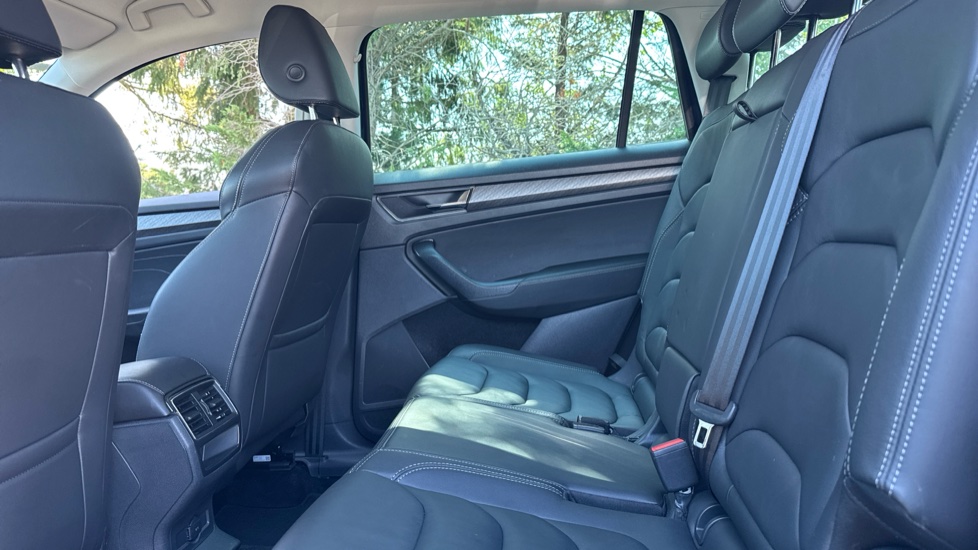 Skoda Kodiaq 1.5 TSI SE L Executive 5dr DSG [7 Seat] Petrol Estate - Image 16