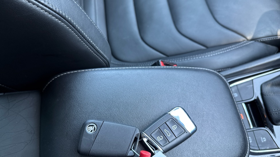 Skoda Kodiaq 1.5 TSI SE L Executive 5dr DSG [7 Seat] Petrol Estate - Image 20