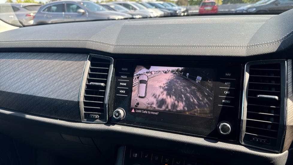 Skoda Kodiaq 1.5 TSI SE L Executive 5dr DSG [7 Seat] Petrol Estate - Image 35