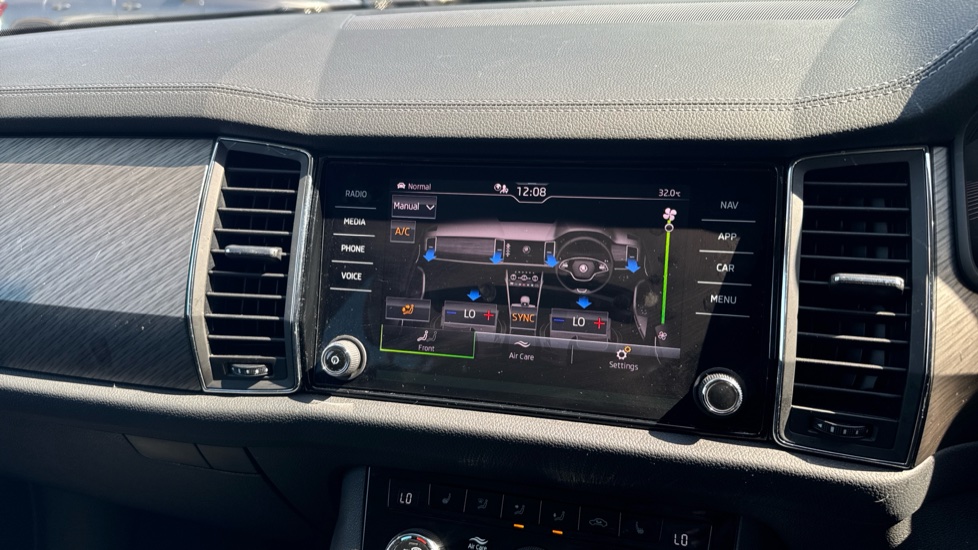 Skoda Kodiaq 1.5 TSI SE L Executive 5dr DSG [7 Seat] Petrol Estate - Image 44