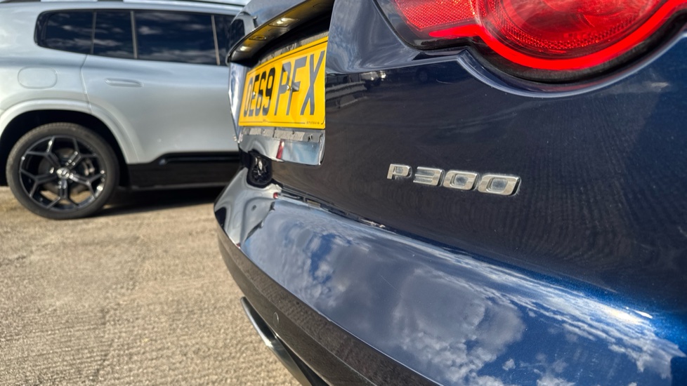 Jaguar F-Type 2.0 P300 First Edition 2dr Auto Petrol Coupe - Image 22