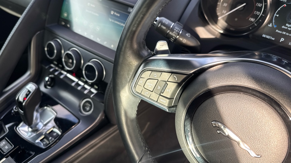Jaguar F-Type 2.0 P300 First Edition 2dr Auto Petrol Coupe - Image 28
