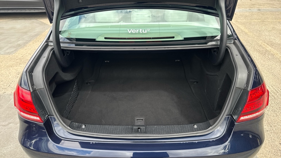 Mercedes-Benz E-Class E250 SE 4dr 7G-Tronic Petrol Saloon - Image 4
