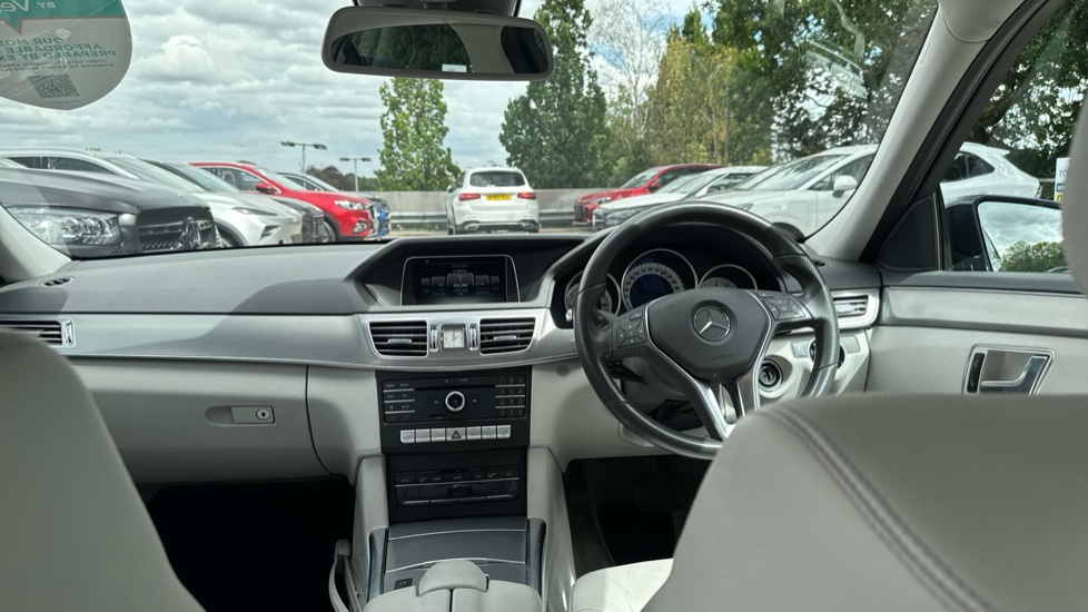 Mercedes-Benz E-Class E250 SE 4dr 7G-Tronic Petrol Saloon - Image 10